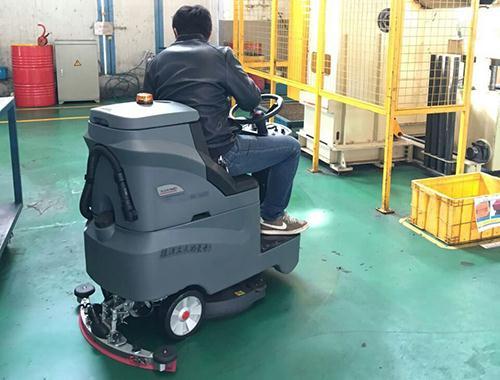 柳州驾驶式洗地机用工厂清洁设备产品报价
